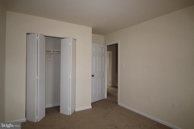 Foto del edificio - 8311 Irongate Way
