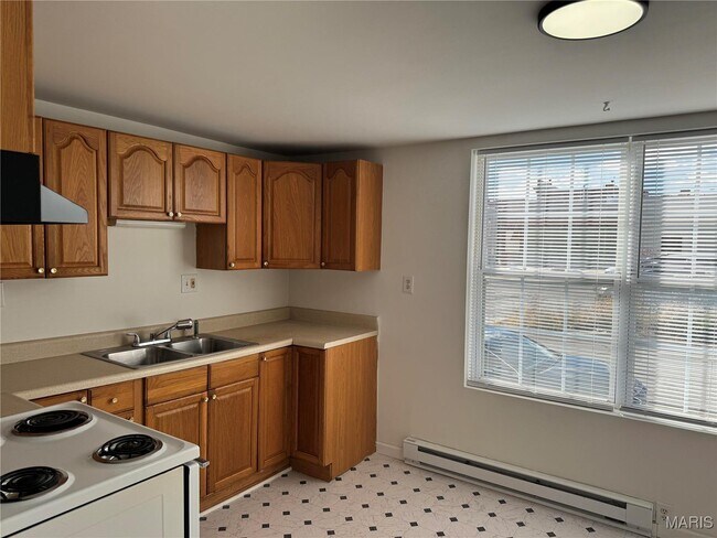 Foto del edificio - 215 E Cherry St