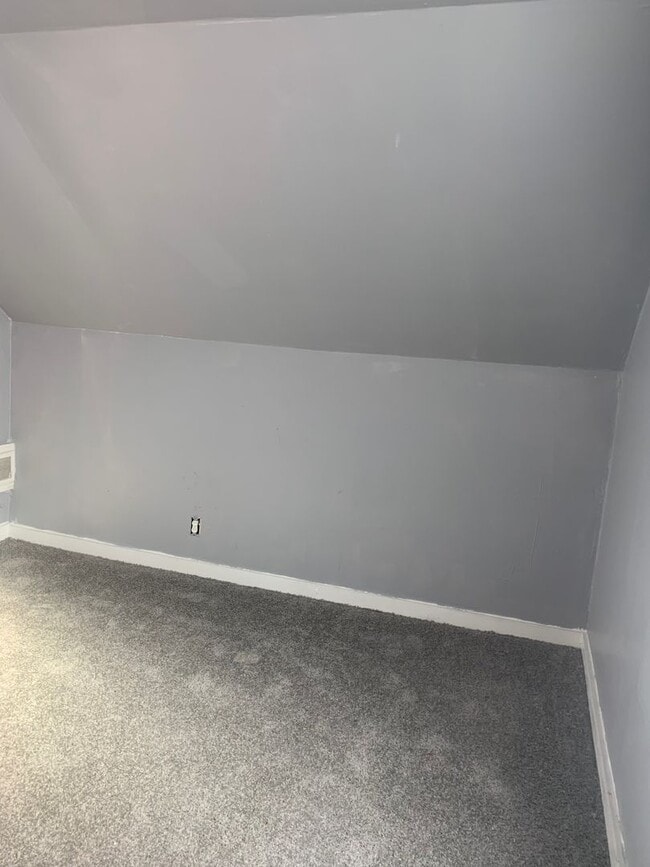 Building Photo - Updated Home In Detroit