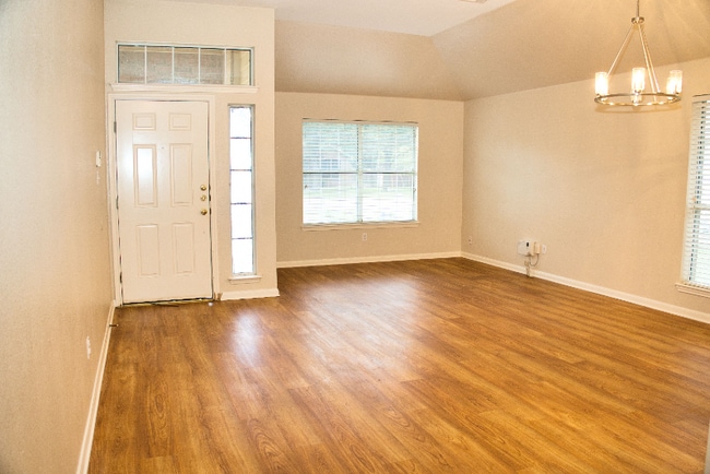 Building Photo - 1507 Hollyhock Ct