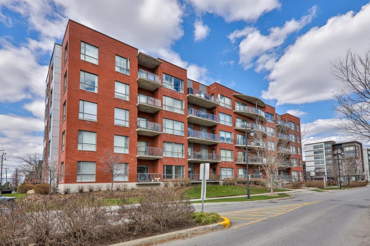 1005 Des FrancsBourgeois Rue Unit 407, Boisbriand, QC J7H 0E6 Condo