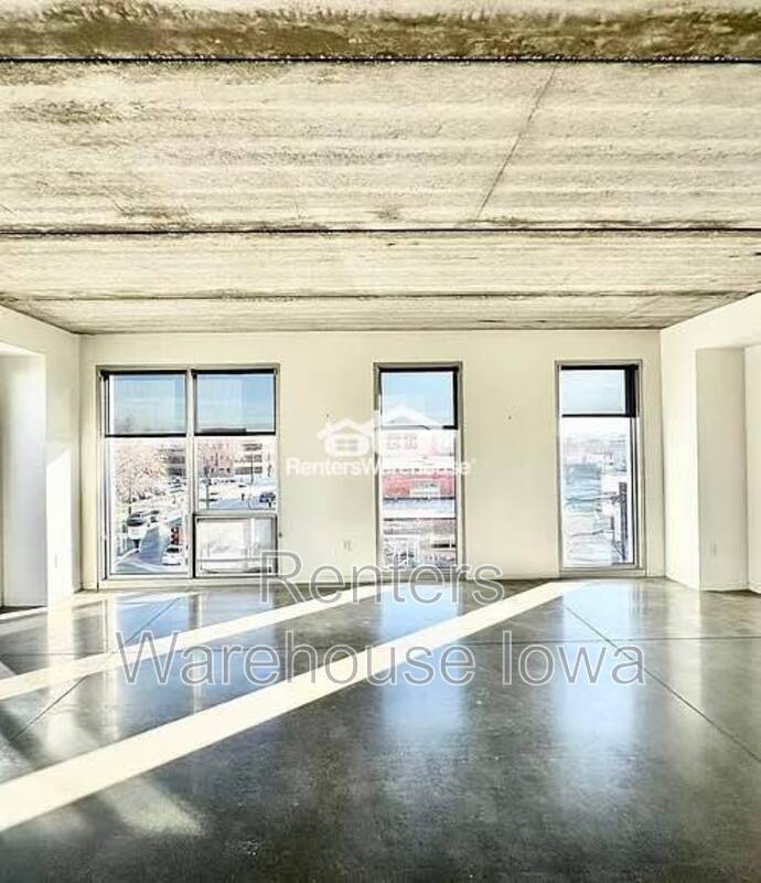 Foto del edificio - 350 E Locust St