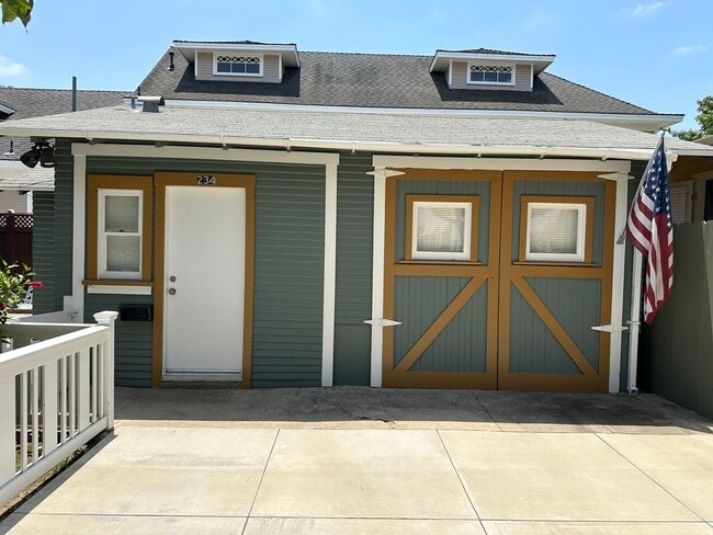 Photo - 204 S Grand St Apartment