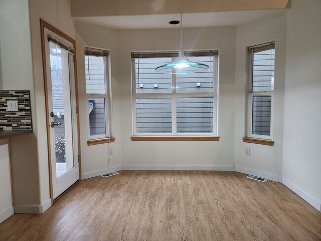 Building Photo - 3220 Carrington Way