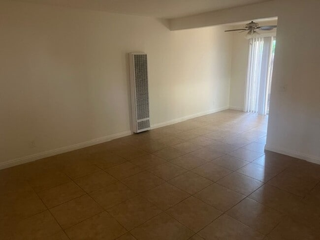 Foto del edificio - 481 N Cypress St