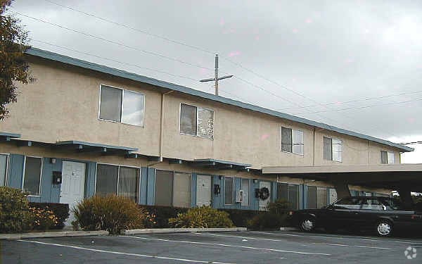 Building Photo - 389 Anchor Dr