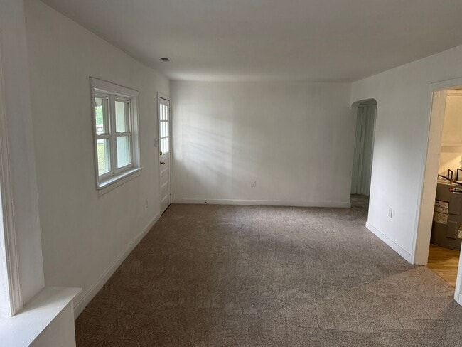 Building Photo - Rancher in Fulton area