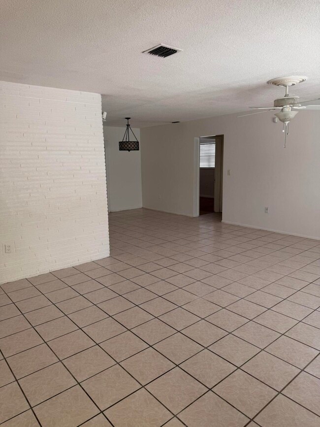 Building Photo - 7648 Alhambra Blvd