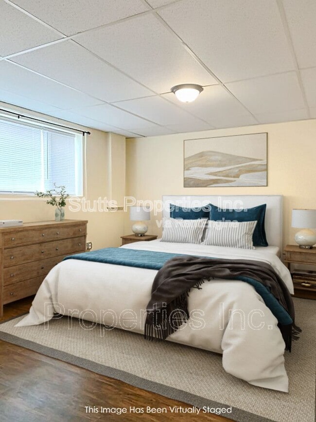 Building Photo - 402 W Tombigbee St