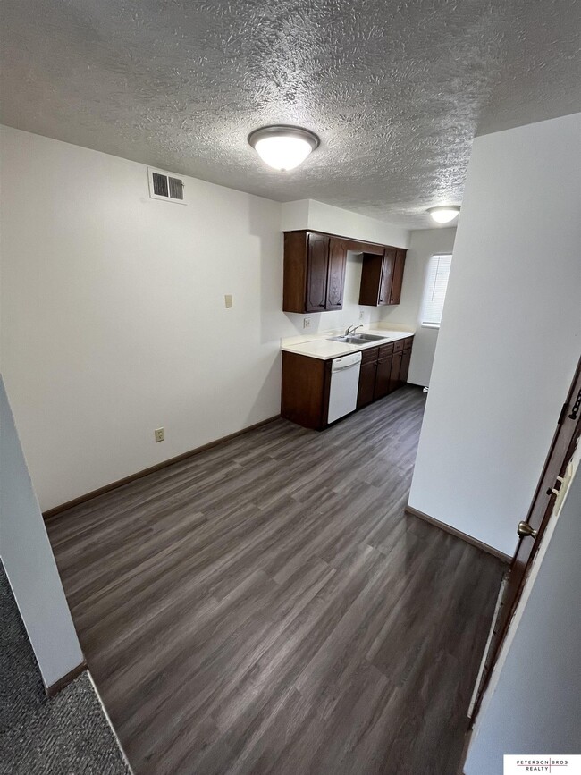 Building Photo - 8252 S 48th St