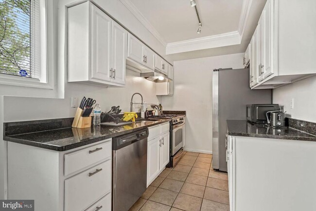 Foto del edificio - 576 49th Pl NE