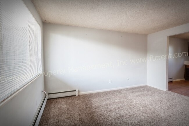 Building Photo - 2939 Glendale Dr