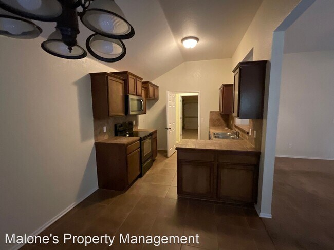 Foto del edificio - 3 br, 2 bath House - 201 Spring Creek