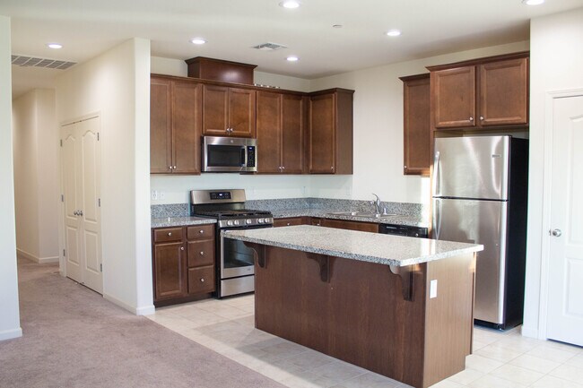 Building Photo - 594 Tolman Way