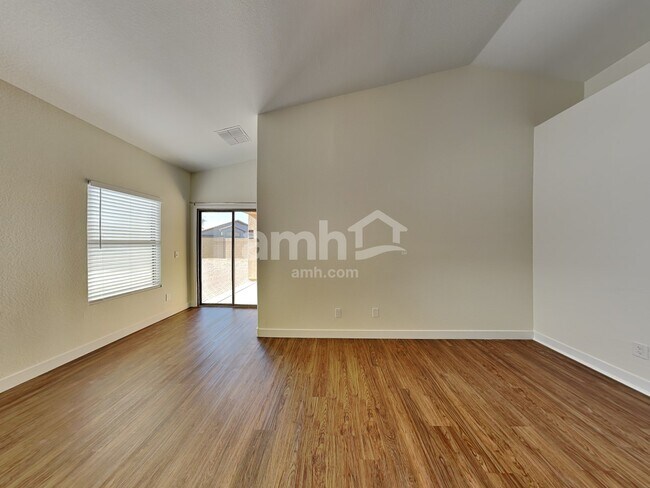 Foto del edificio - 6311 W Hilton Ave