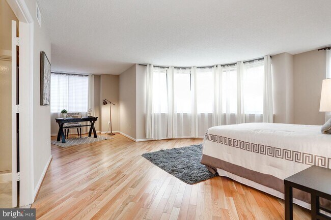 Foto del edificio - 3835 9th St N