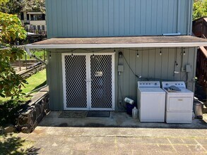 Building Photo - 1848 Puowaina Dr
