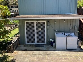 Building Photo - 1848 Puowaina Dr
