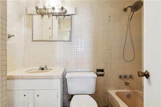 Foto del edificio - 807 Bourbon St