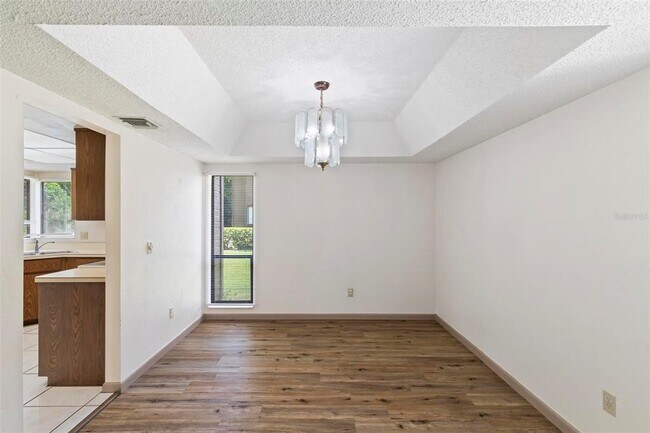 Building Photo - 13 Sherbury Ct