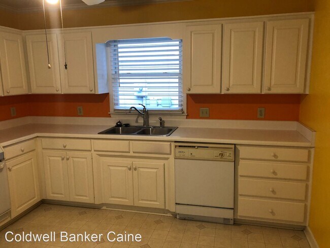 Foto del edificio - 3 br, 2 bath House - 5275 Pogue Street