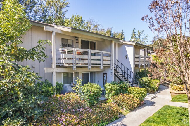 Building Photo - 23732 Hillhurst Dr