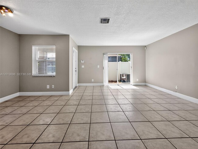 Building Photo - 5405 SW 125th Terrace