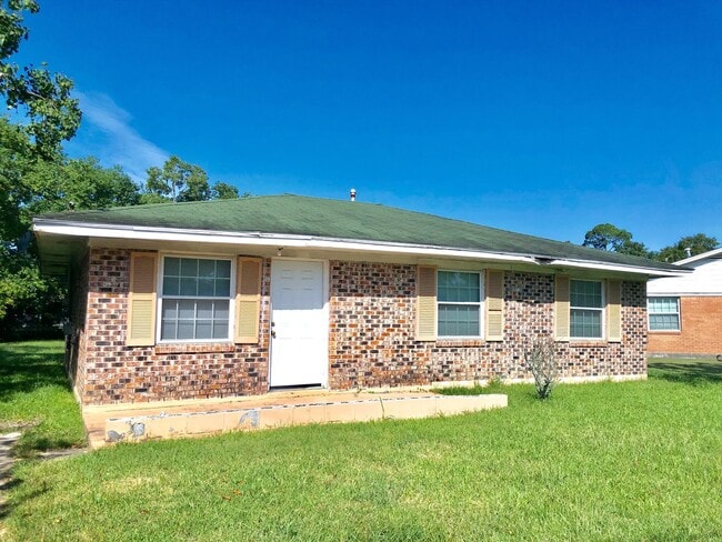 Gulfport 3 Bedroom - Gulfport 3 Bedroom House