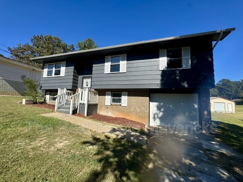 Foto principal - 6311 Rosemary Dr