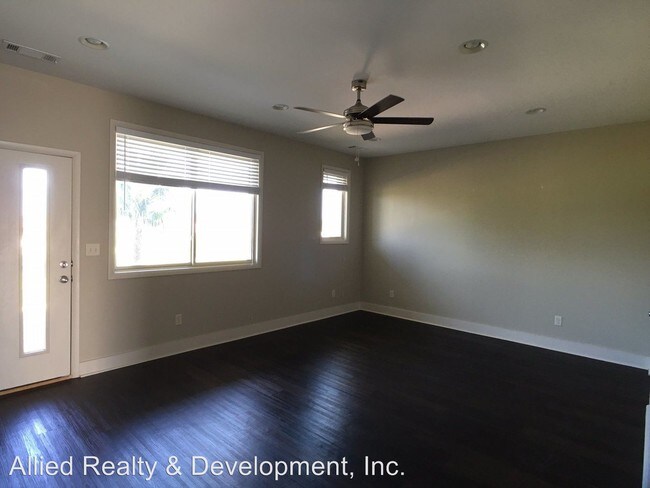 Foto del edificio - 1525-1585 Forest Lake Dr