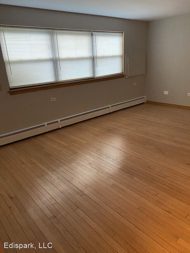 Foto del edificio - 1812 W 127th St