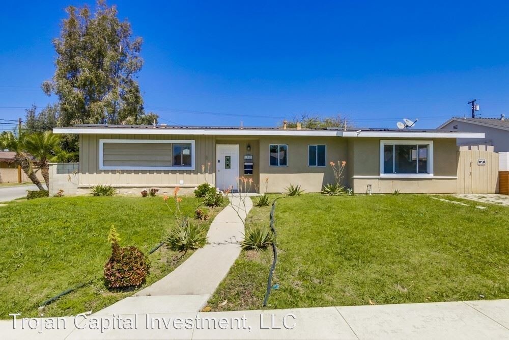 Primary Photo - 3 br, 2 bath House - 1353 West Maxzim Avenue