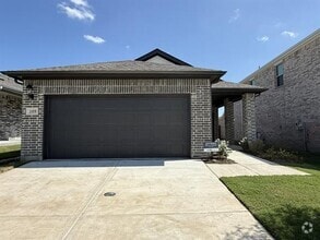 Building Photo - 109 Greenbriar Dr