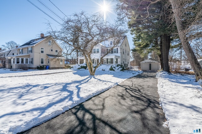 Building Photo - 1701 Boulevard