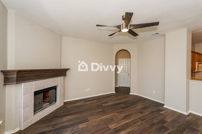 Foto del edificio - 1811 Clayton Dr