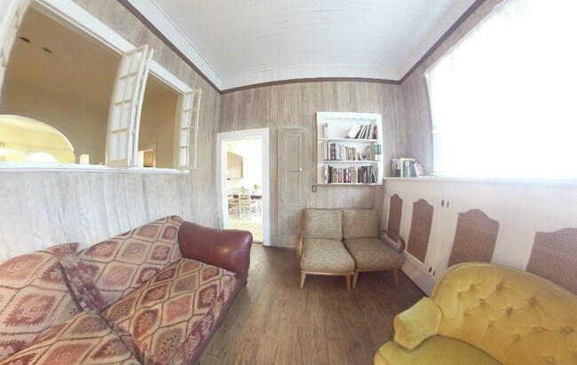 Foto del edificio - THREE BEDROOM, 2 BATHROOM HOME FOR LEASE I...