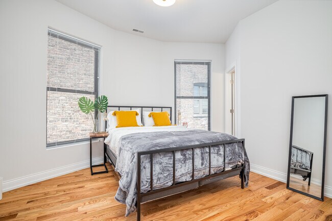 Foto del edificio - 5407 S Harper Ave