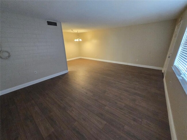 Building Photo - 1320 Moreland Dr