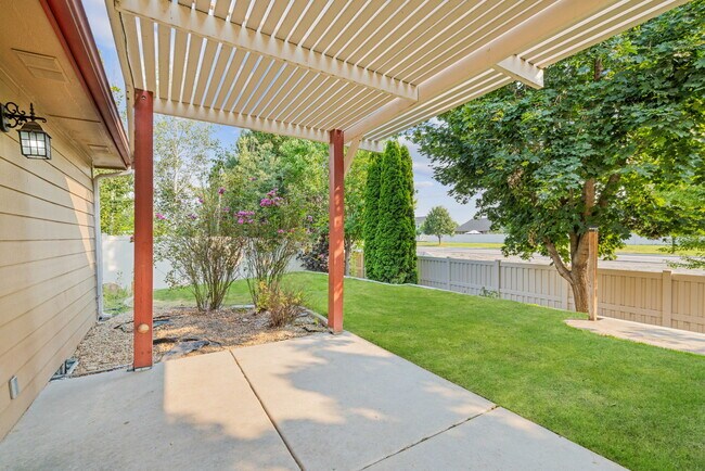Backyard Patio - 8077 N Sundial Way