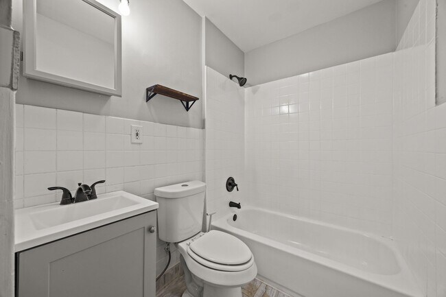 Baño - 692 Smith St SW