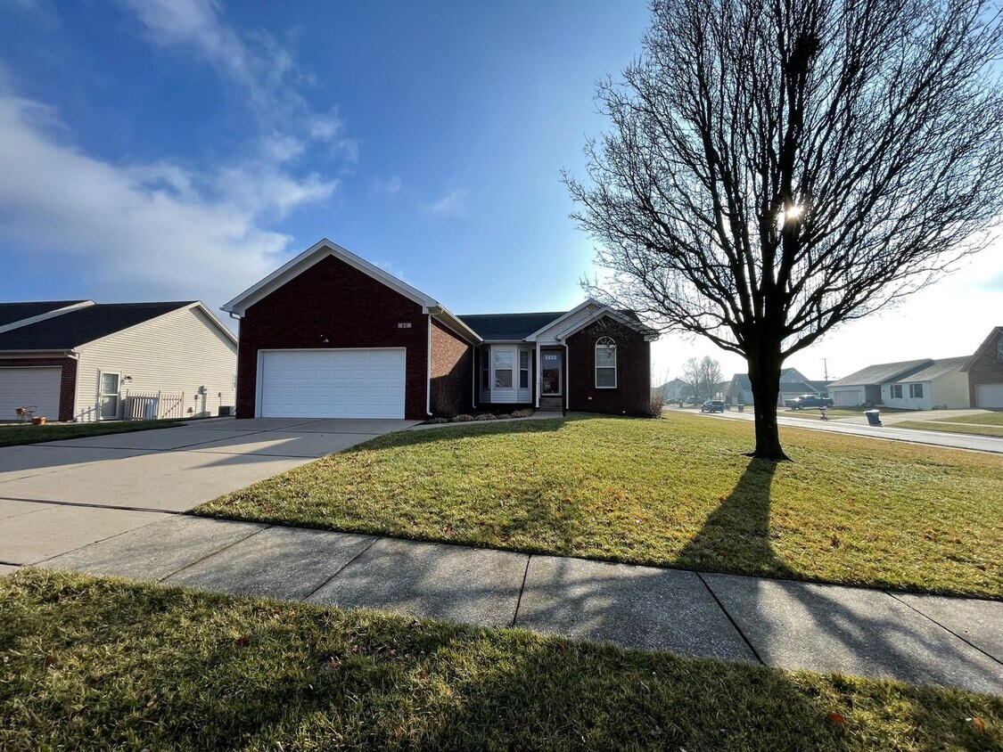 Primary Photo - Nice 3 Bedroom Home For Rent