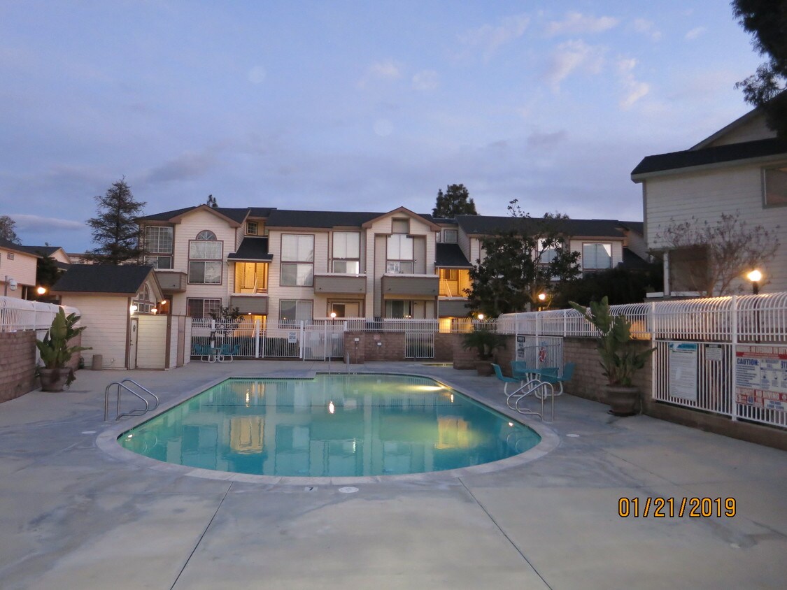 Primary Photo - 11150 Glenoaks Blvd