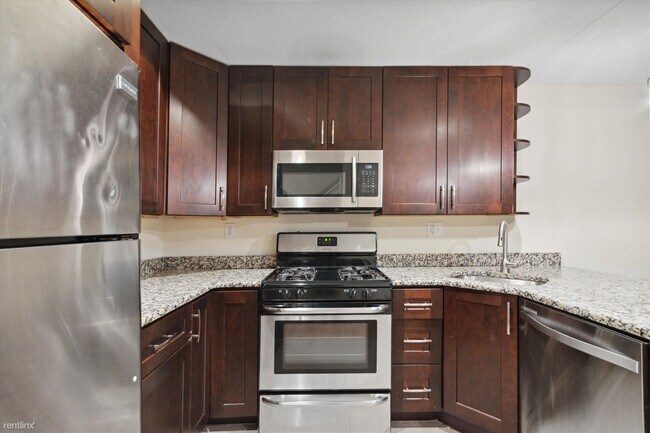 Foto del edificio - 5 br, 3 bath Duplex - 1408 WILLINGTON ST U...