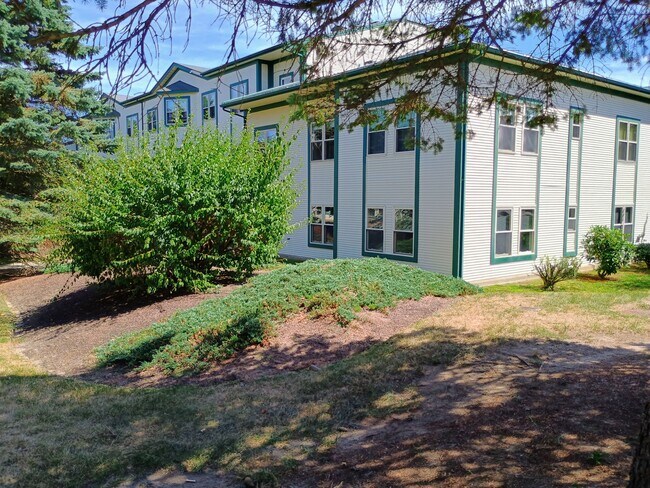 Building Photo - 3524 W Shore Rd
