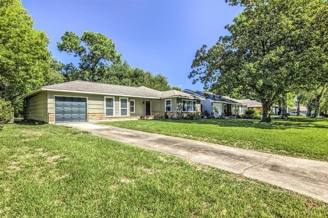 Building Photo - 9614 Panola Way
