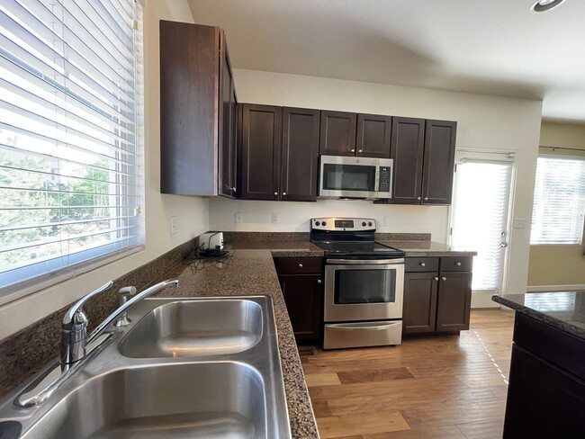 Foto del edificio - Beautiful 5-bedroom House in the Saddle Rock Area