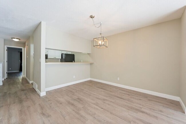 Foto del edificio - 6620 E Mississippi Ave