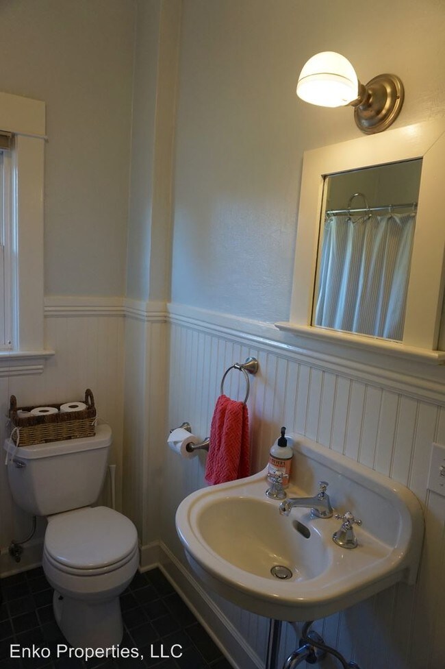 Foto del edificio - 3 br, 2 bath House - 705 N Alberta St