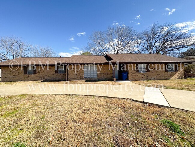 Foto del edificio - 1204 Williamsburg Dr