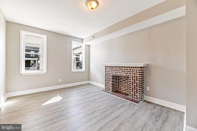 Building Photo - 5104 Queensberry Ave